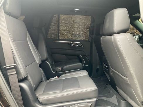 Used 2025 Chevrolet Tahoe Z71 w/ Comfort Package image 13