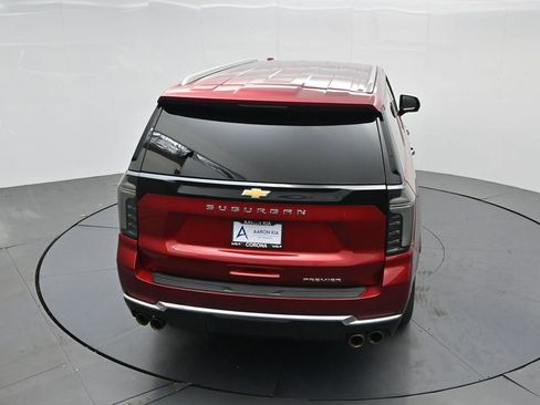 Used 2025 Chevrolet Suburban Premier image 32