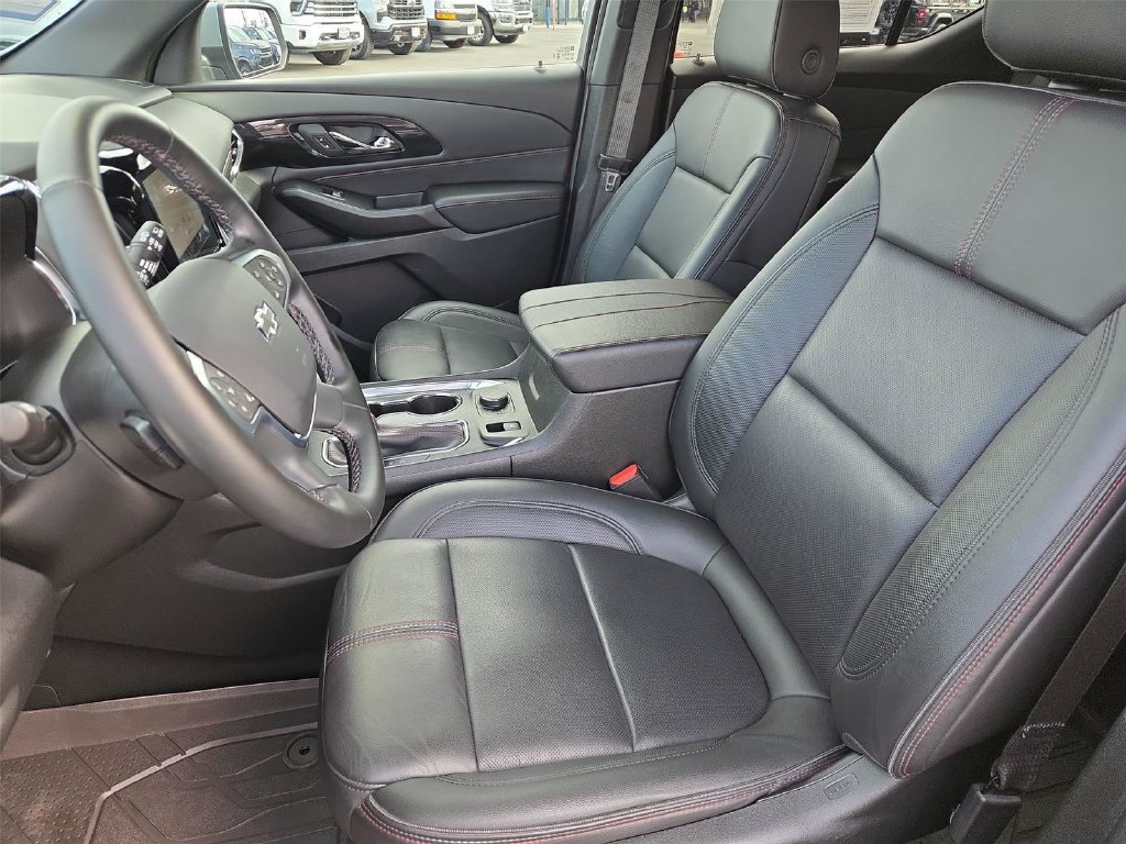 Certified 2024 Chevrolet Traverse RS FWD image 11