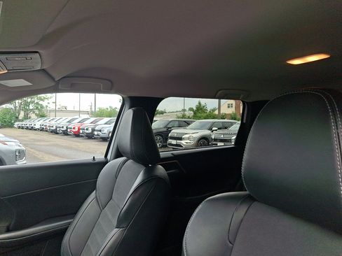 Used 2024 Mitsubishi Outlander SE AWD/4WD image 24