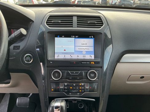 Used 2018 Ford Explorer XLT w/ Equipment Group 202A image 23