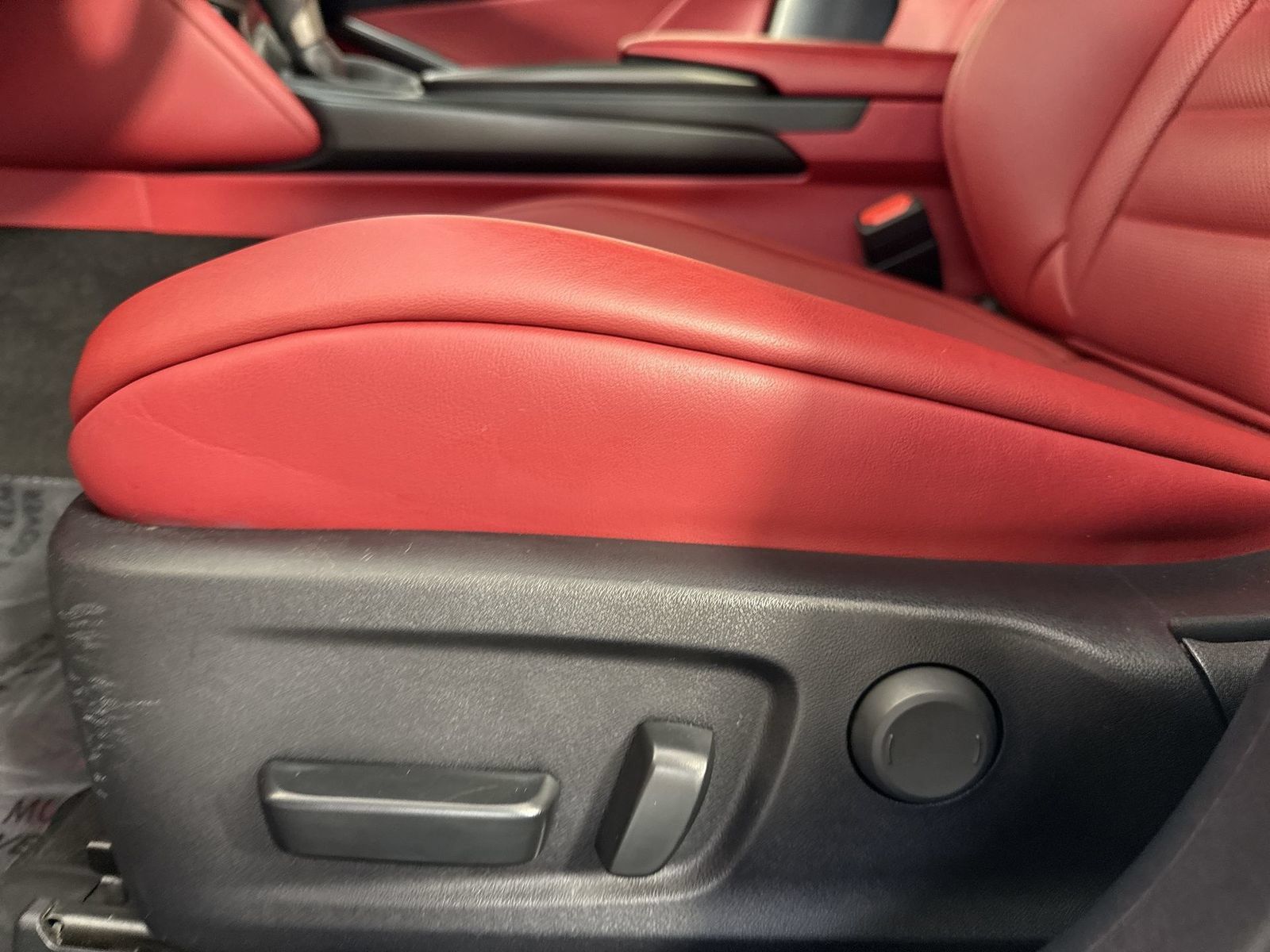 Used 2024 Lexus IS 500 RWD image 22