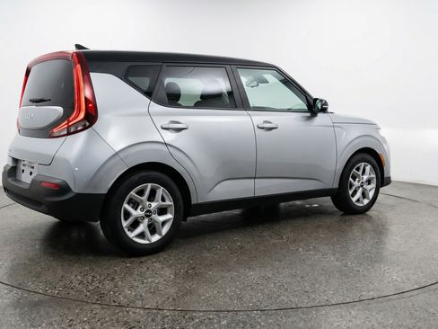 Used 2025 Kia Soul LX w/ LX Technology Package image 9
