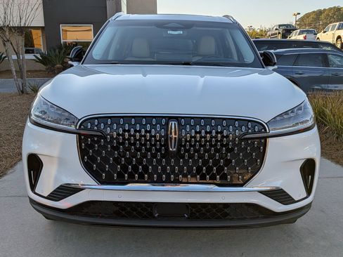 Certified 2025 Lincoln Aviator Reserve image 9