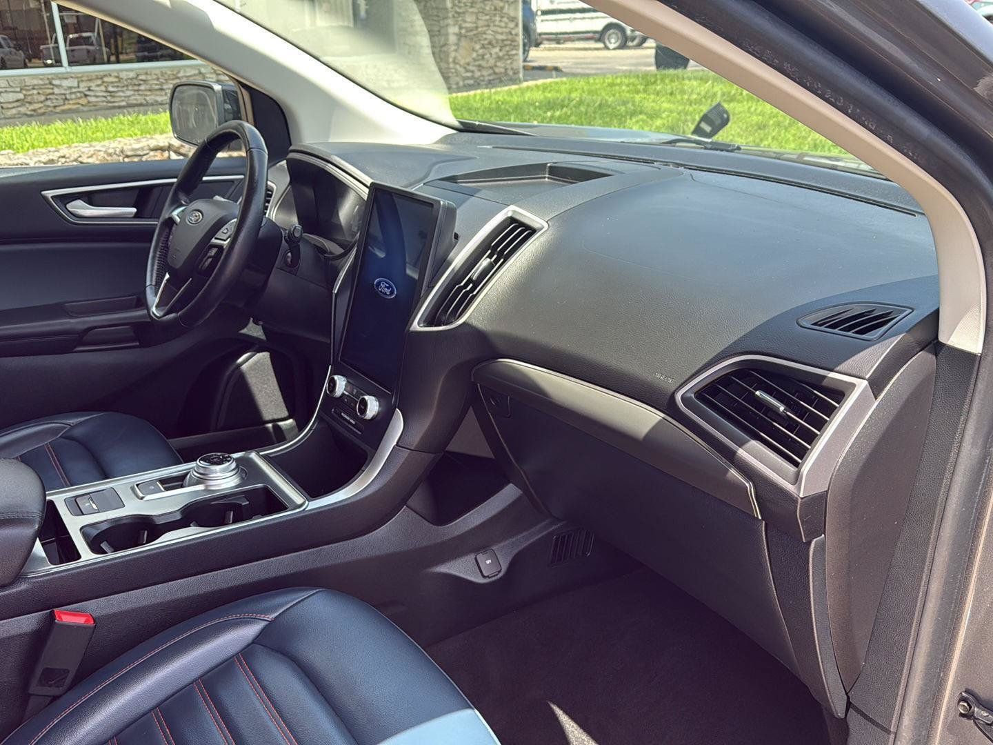 Used 2023 Ford Edge SEL w/ Sport Appearance Package AWD/4WD image 12