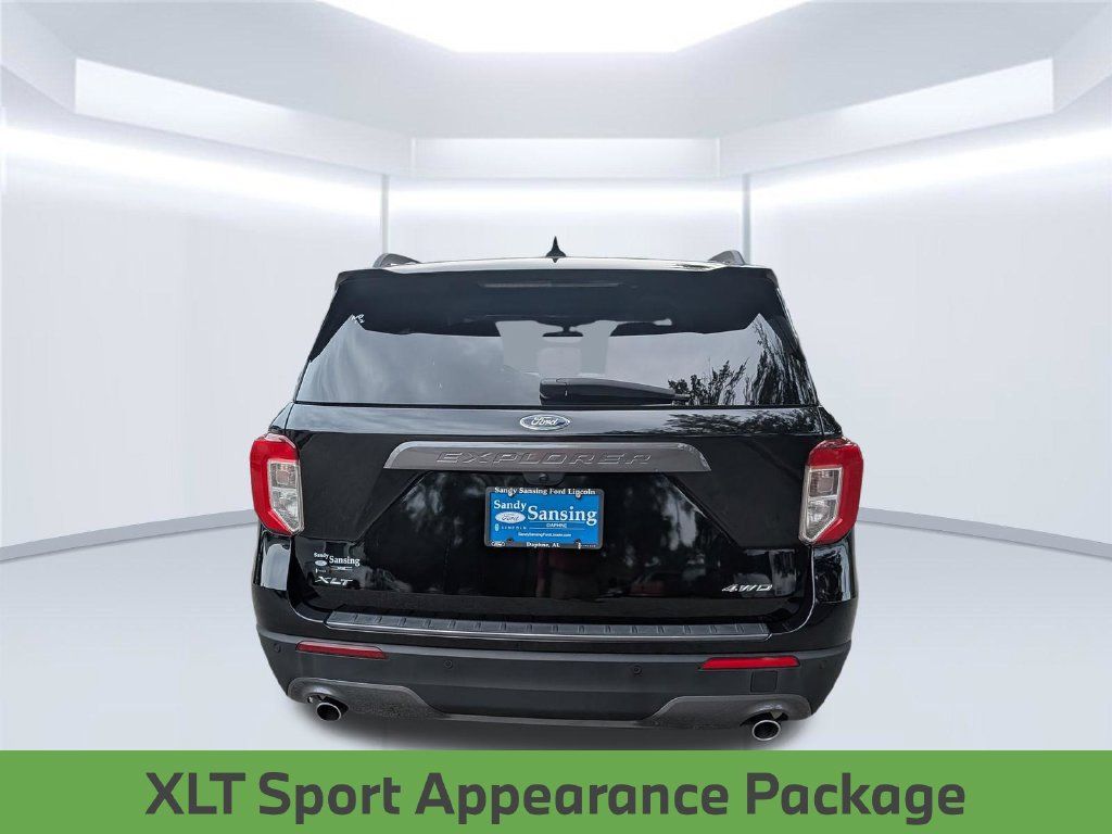 Used 2023 Ford Explorer XLT w/ Equipment Group 202A AWD/4WD image 5