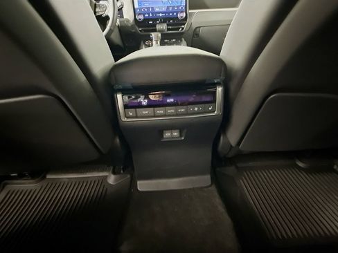 Certified 2024 Lexus GX 550 w/ Accessory Package (Z1) AWD/4WD image 23