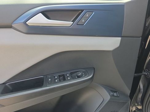 Certified 2023 Volkswagen Taos SE w/ Panoramic Sunroof Package FWD image 10