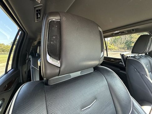 Used 2023 Cadillac Escalade ESV Premium Luxury image 12