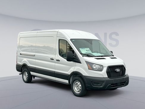 New 2026 Ford Transit 250 148 Medium Roof w/ Load Area Protection Package RWD image 10