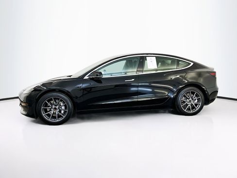 Used 2018 Tesla Model 3 Mid Range image 4