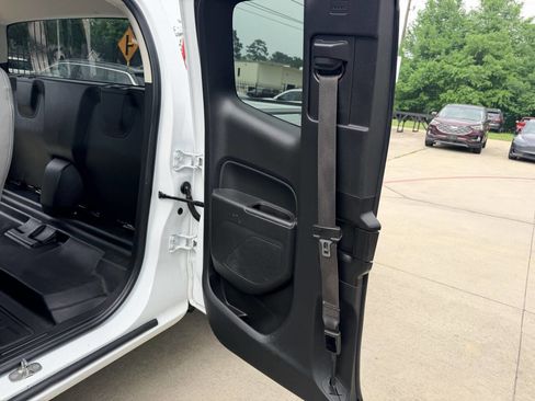 Used 2021 Chevrolet Colorado W/T RWD image 19
