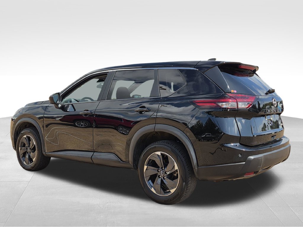 Used 2024 Nissan Rogue SV AWD/4WD image 8