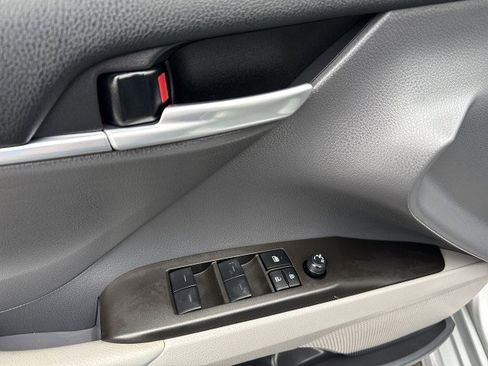 Used 2024 Toyota Camry SE image 15