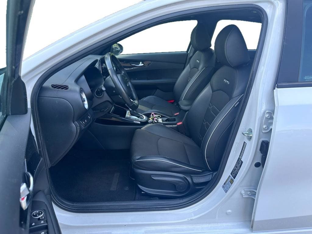 Used 2024 Kia Forte GT-Line w/ GT-Line Premium Package FWD image 8