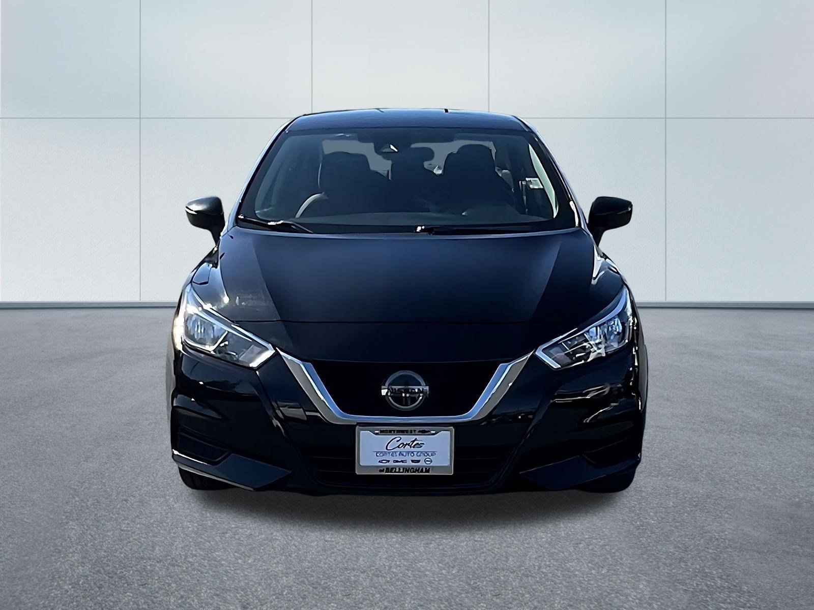 Used 2021 Nissan Versa SV FWD image 2
