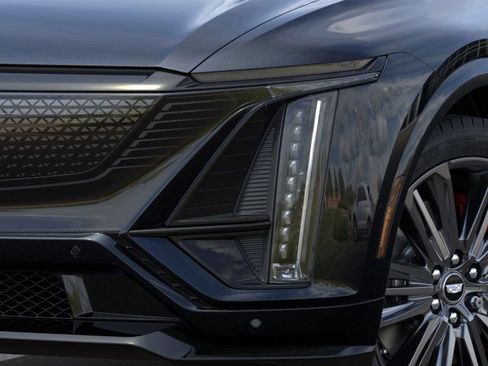 New 2026 Cadillac Lyriq V AWD/4WD image 15