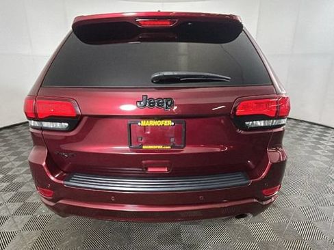 Used 2020 Jeep Grand Cherokee Altitude AWD/4WD image 3