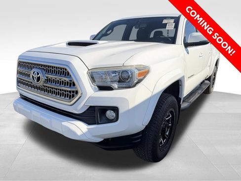Used 2016 Toyota Tacoma TRD Sport w/ Towing Package RWD image 1