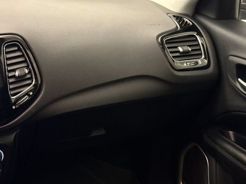 Used 2021 Jeep Compass Latitude w/ Sun and Sound Group AWD/4WD image 16