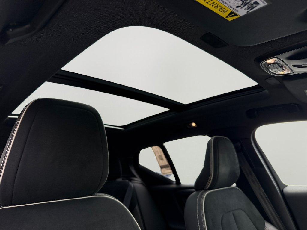 Used 2020 Volvo XC40 T5 R-Design w/ Protection Package Premier AWD/4WD image 7