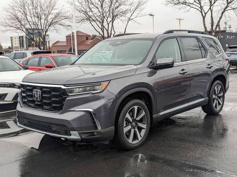 New 2025 Honda Pilot Touring image 10