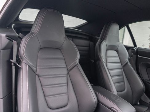 Used 2022 Porsche 911 Turbo S image 31