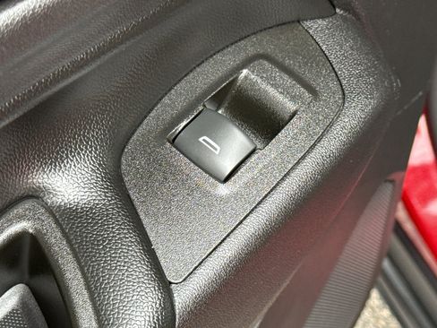 Used 2020 Chevrolet Equinox LT FWD image 30