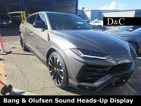 Used 2021 Lamborghini Urus image 1
