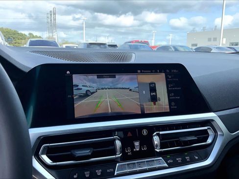 Used 2020 BMW 330i Sedan w/ Premium Package image 23