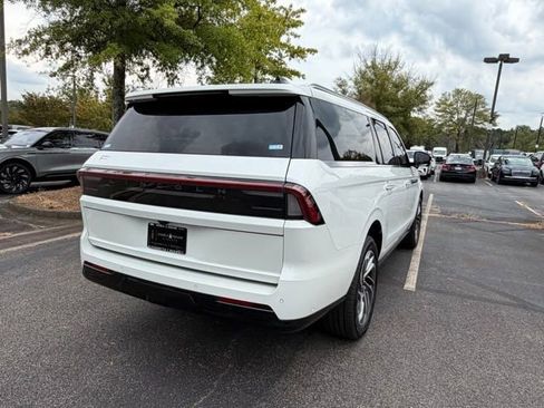 New 2025 Lincoln Navigator L Reserve image 16