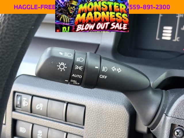 Used 2025 Toyota Tacoma SR5 AWD/4WD image 14