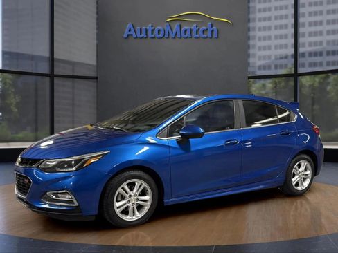 Used 2017 Chevrolet Cruze LT w/ Sun And Sound Package image 4