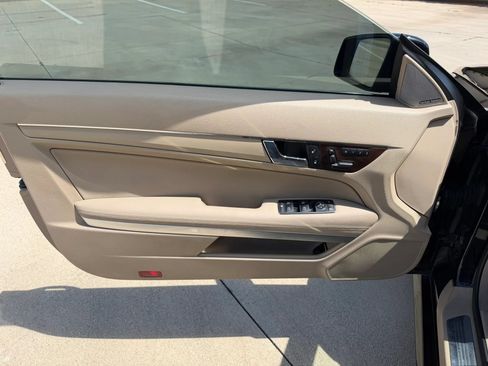 Used 2010 Mercedes-Benz E 550 Coupe image 10