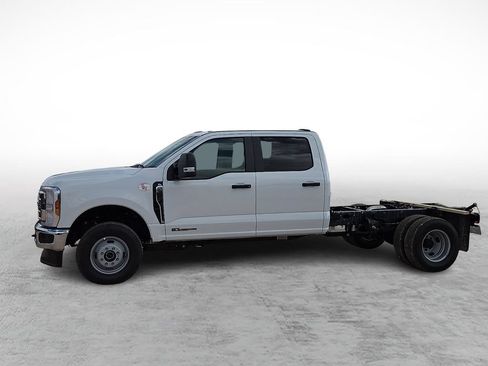 New 2026 Ford F350 XL w/ XL Chrome Package AWD/4WD image 6