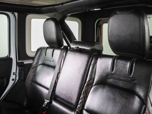 Used 2021 Jeep Wrangler Unlimited Sahara AWD/4WD image 25