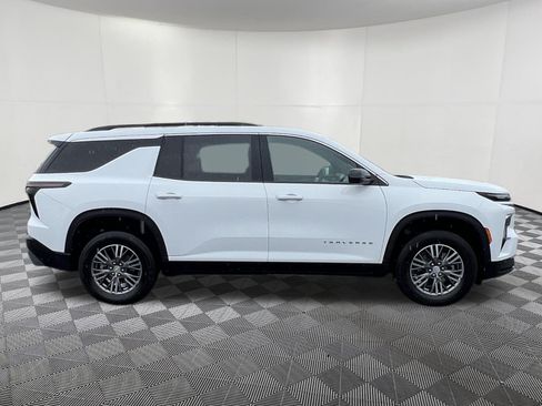 Used 2025 Chevrolet Traverse LT AWD/4WD image 7