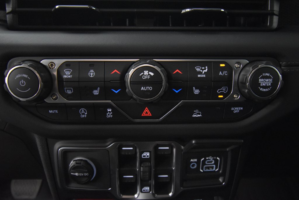 New 2026 Jeep Gladiator Rubicon w/ Technology Group AWD/4WD image 25