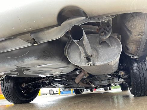 Used 2005 Toyota Camry FWD image 18