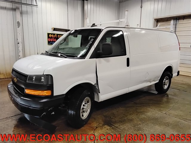 Used 2018 Chevrolet Express 2500 w/ Driver Convenience Package RWD image 3