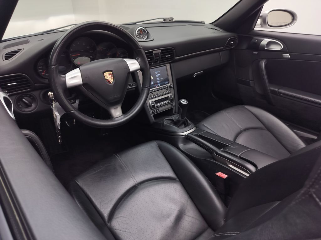 Used 2005 Porsche 911 Carrera RWD image 4