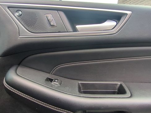 Used 2024 Ford Edge Titanium AWD/4WD image 33