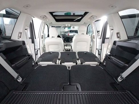 Certified 2025 Volvo XC90 B6 Plus w/ Protection Package Premier image 36