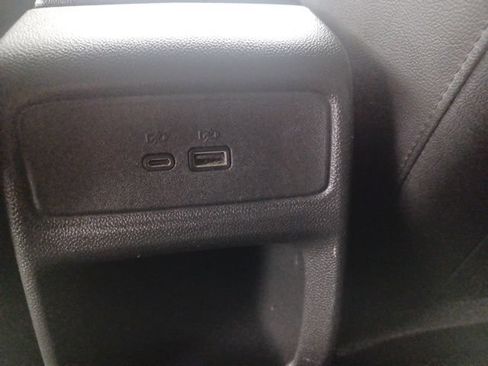 Used 2024 Chevrolet Trax LT FWD image 11