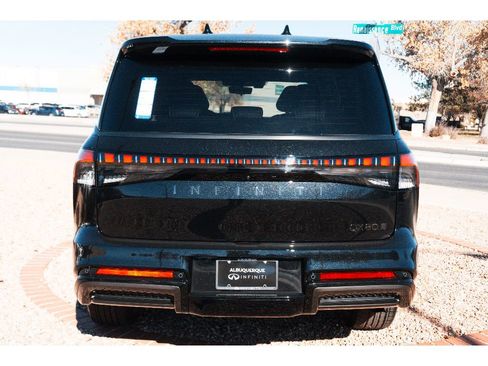 New 2026 INFINITI QX80 Autograph image 11