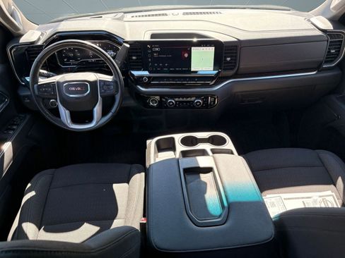 Used 2022 GMC Sierra 1500 Elevation w/ LPO, Elevation Black Package image 16