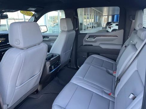 New 2026 GMC Sierra 1500 SLT w/ SLT Premium Plus Package image 4