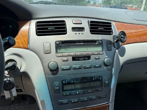 Used 2005 Lexus ES 330 FWD image 19