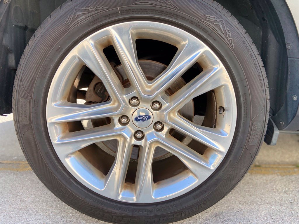 Used 2017 Ford Explorer Limited w/ Class II Trailer Tow Package FWD image 12