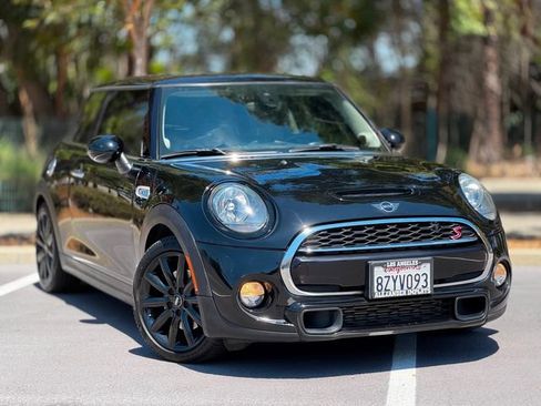 Used 2019 MINI Cooper S FWD image 2